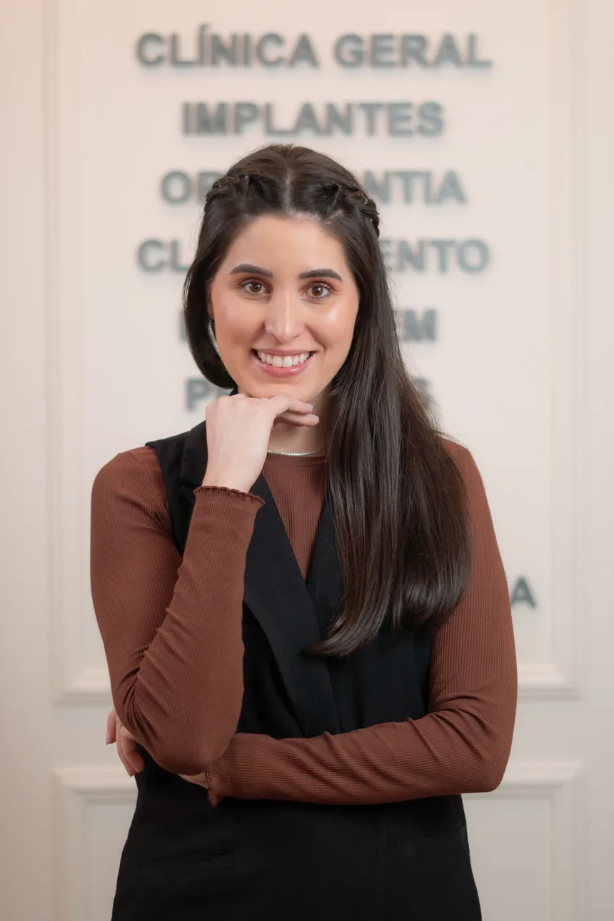 Retrato da Dra. Juliana Braga no consultório